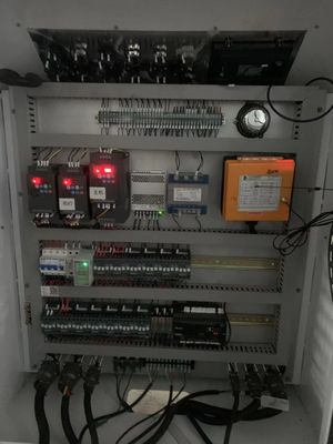 220/380/440V の電圧と印刷/切断機能を持つ波紋型箱製造機械