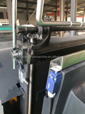 半自動フラットベッド 波紋板 包装バッグのためのクレージングとダイエットカット機